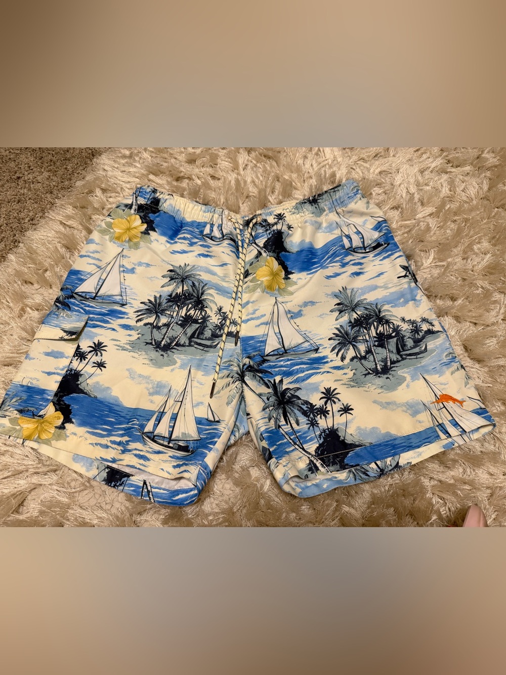 Men’s Size L Tommy Bahama Blue and White Tropical Sailboat Swim Shorts